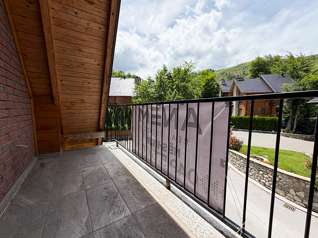 Vilë në shitje 177m² në Brezovicë