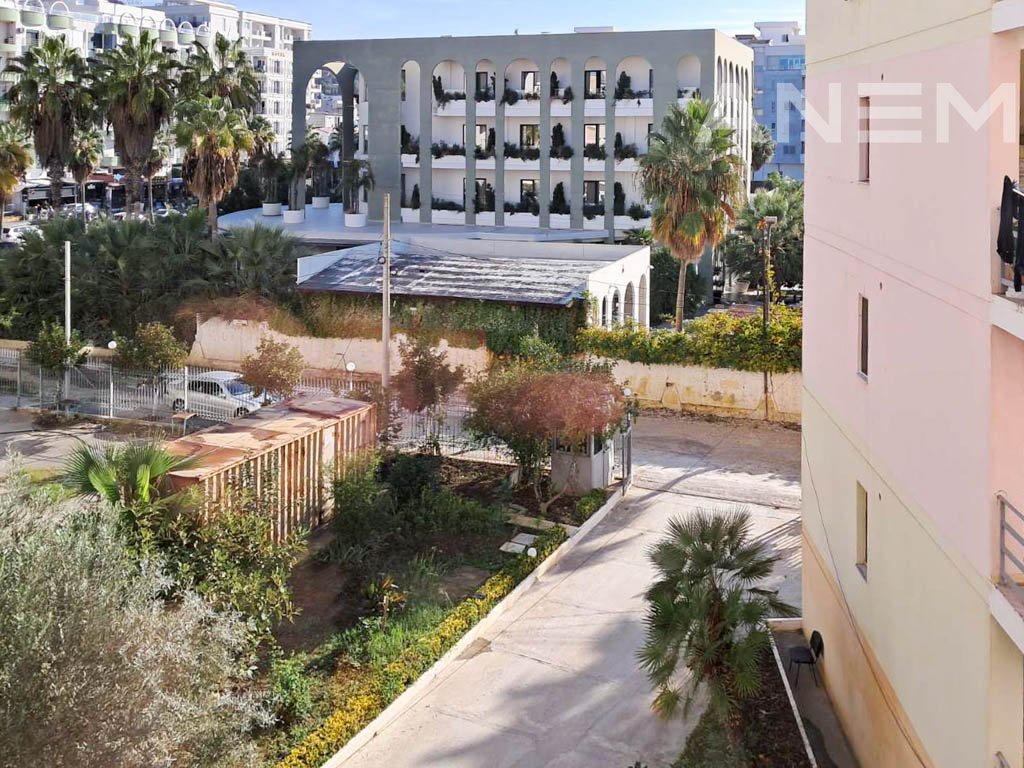 Banesë në shitje 97m² në Golem