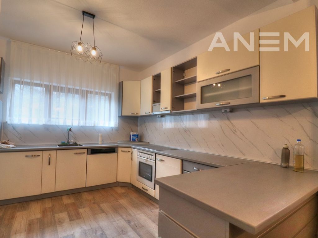 Vila në shitje 233m2 në Brezovicë 2