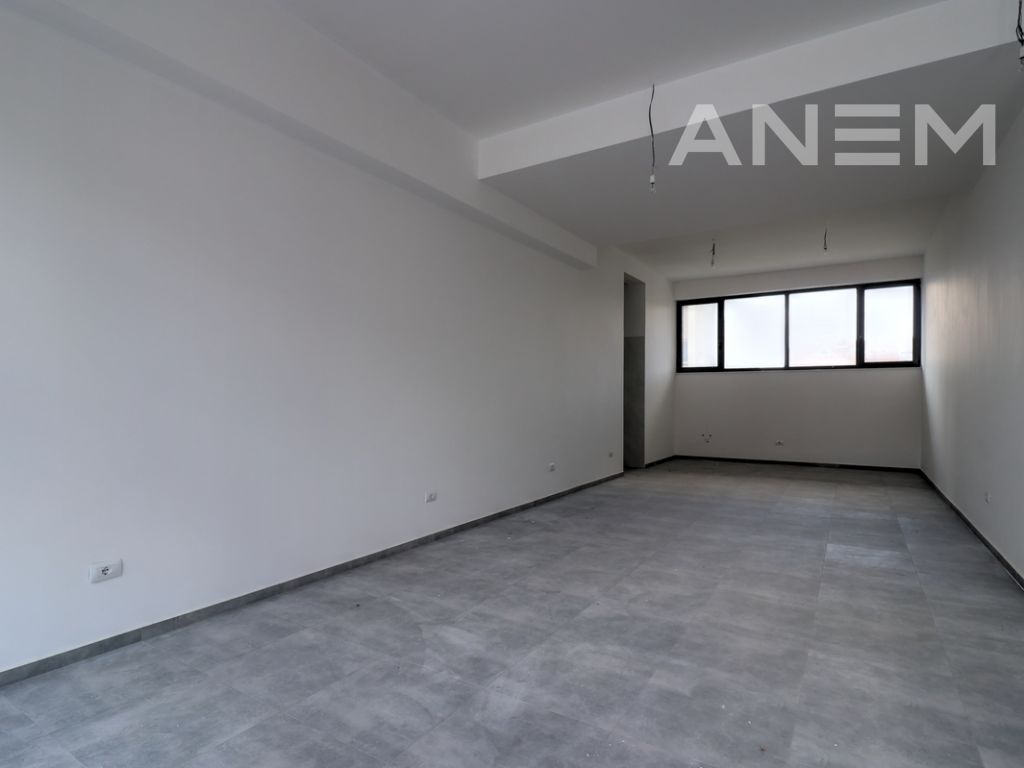 Lokal me qira 77m2 në lagjën e Muhaxherëve