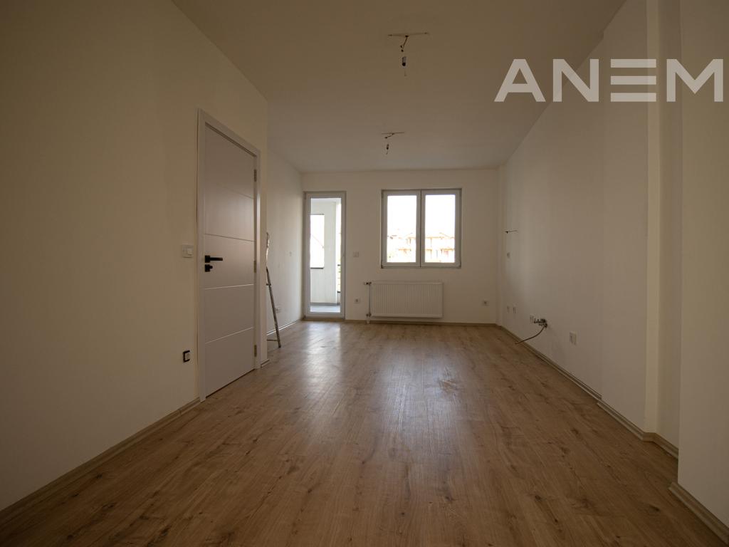 Zyre/duplex me qira me 4 hapësira pune në Arbëri 4