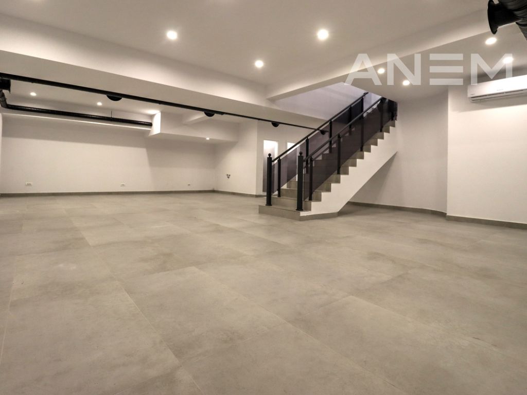 Lokal në shitje 150m2 në Sante 4