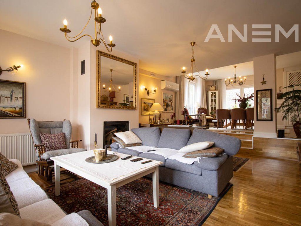 Shtëpi me qira 190m² në Sofali 2