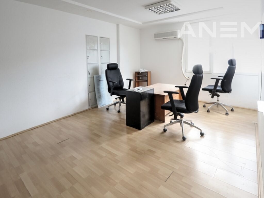 Zyre me qira 220m² në Pejton 4