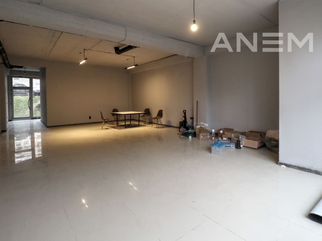 Lokal me qira 103m2 në Rrugën C 2