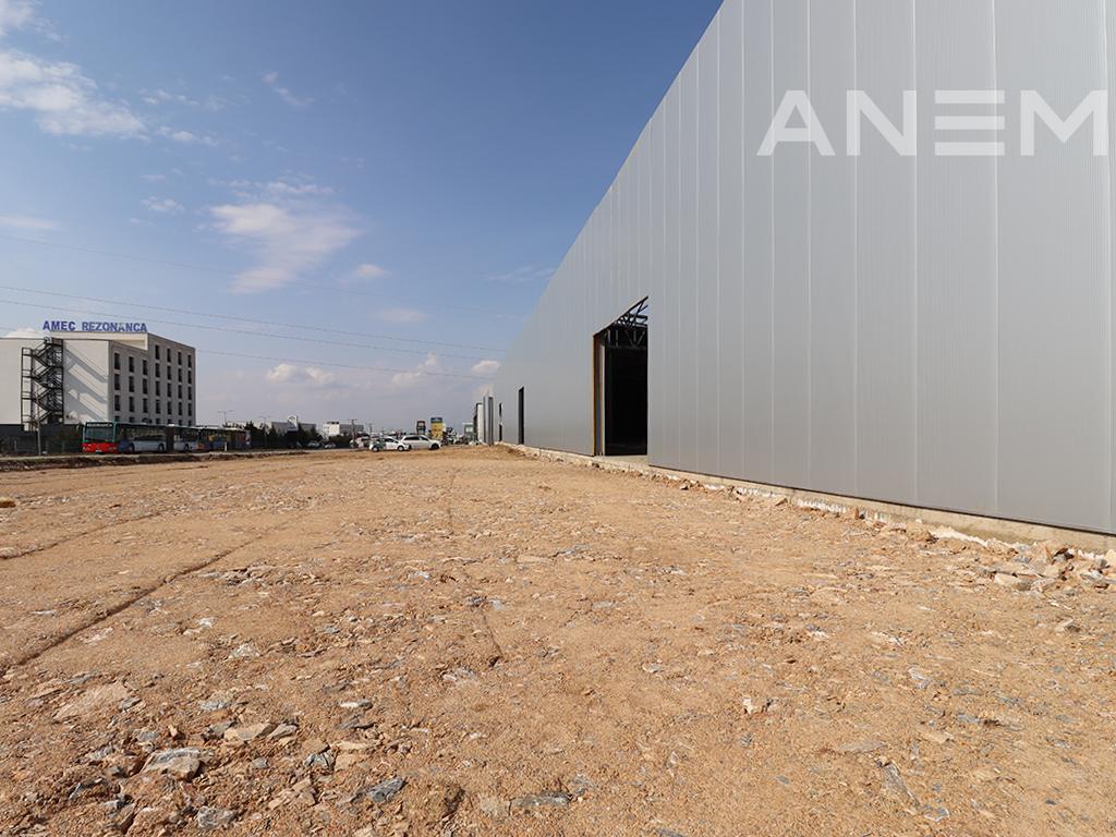 Objekt me qira 2205m² në Magjistralen Prishtinë - Ferizaj 2