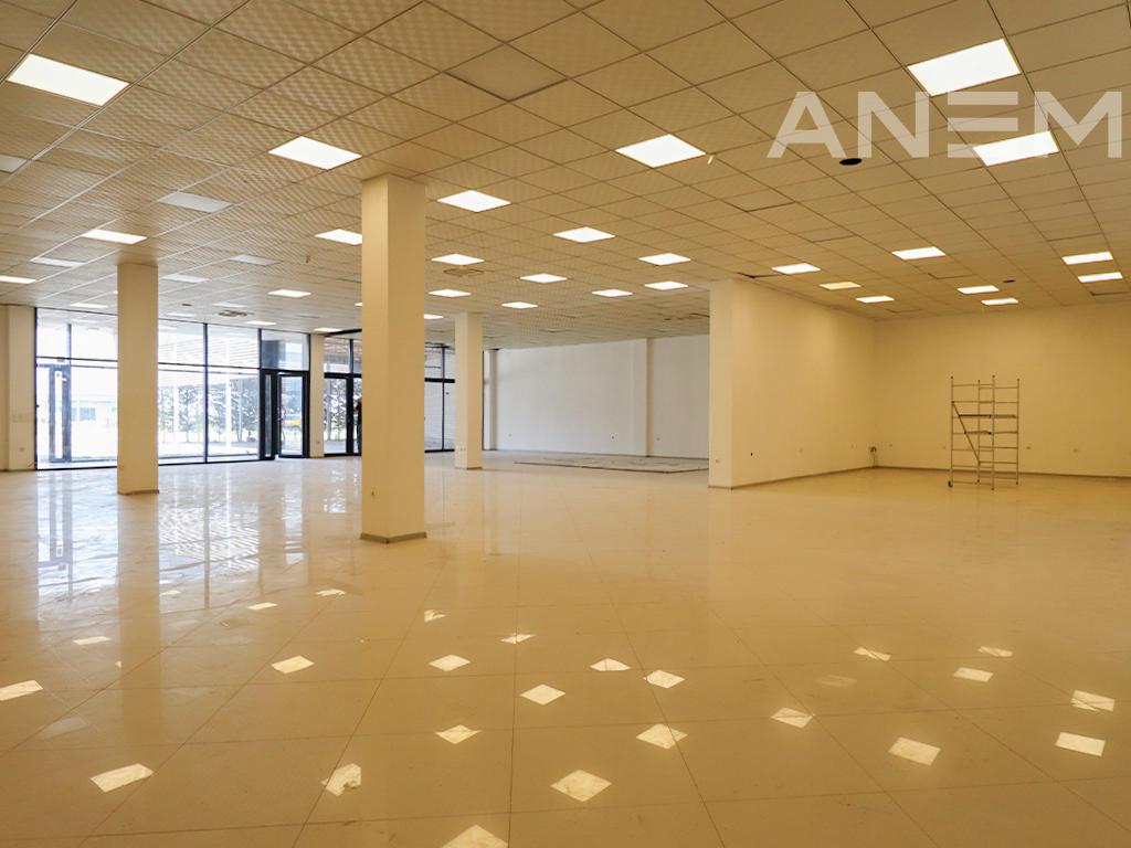 Objekt me qira 640m² në Magjistralen Lipjan-Prishtinë 3