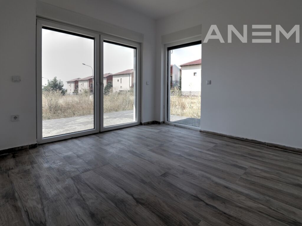 Shtëpi në shitje 245m² në Veternik 4