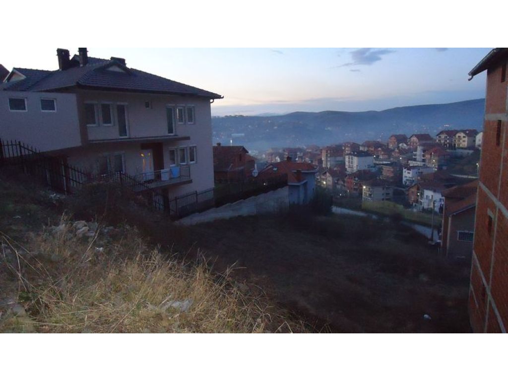 Toke per shitje 4.8ari ne lagjen e Vneshtave 3