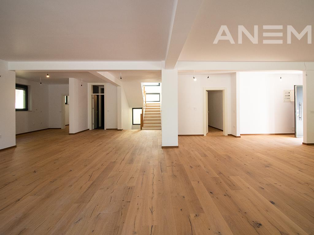 Vilë në shitje 700m² në Brezovicë 4