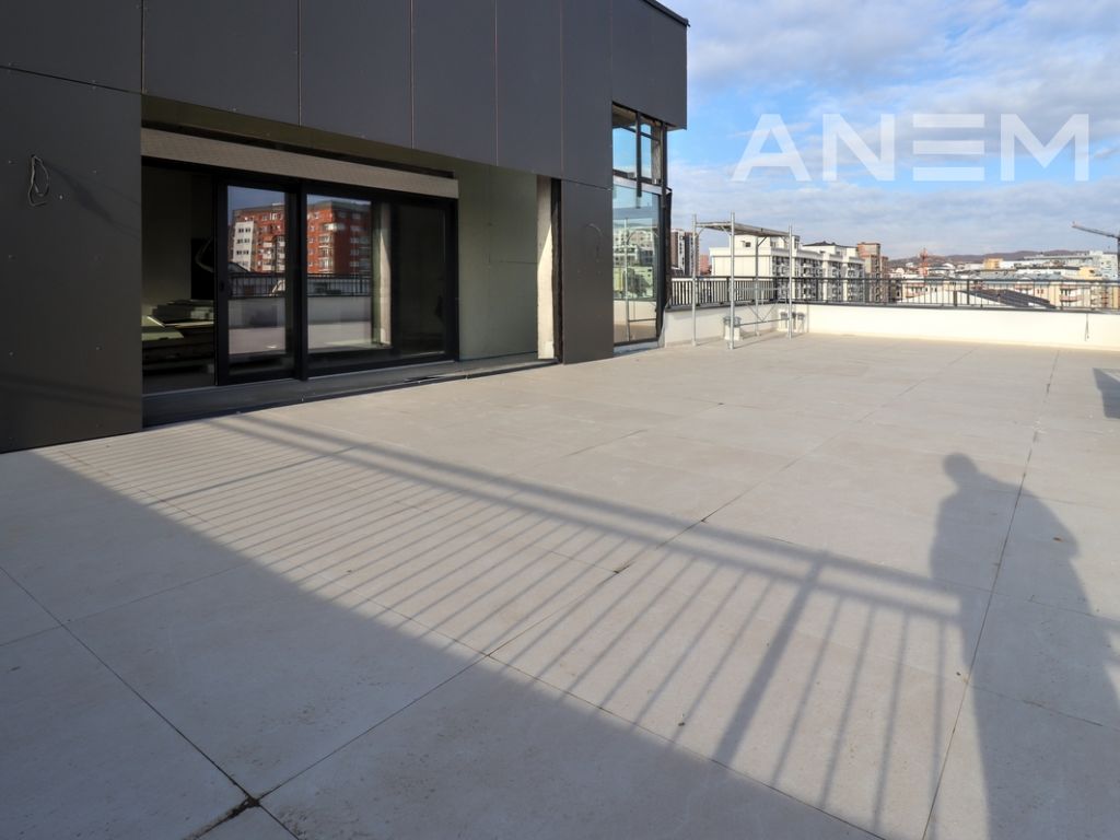 Penthouse në shitje 278.67m2 banim dhe terasë 140m2 në lagjen Mati 1 - Rruga C 3