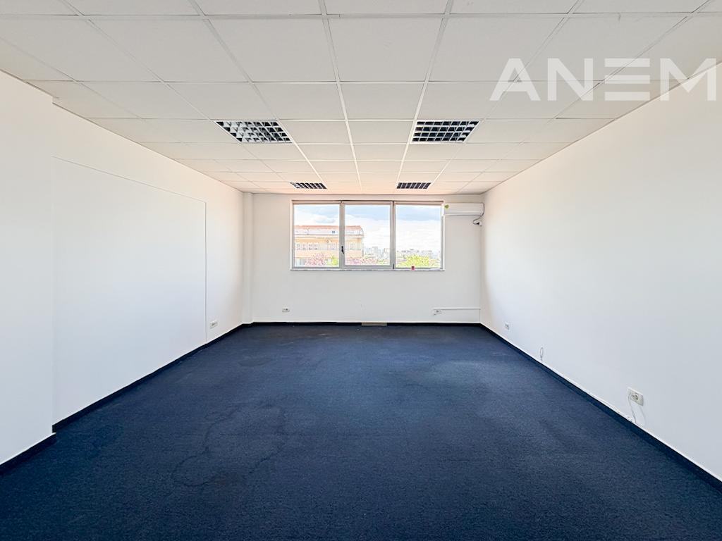 Objekt me qira 914m² në Fshatin Ndërkombëtar 3