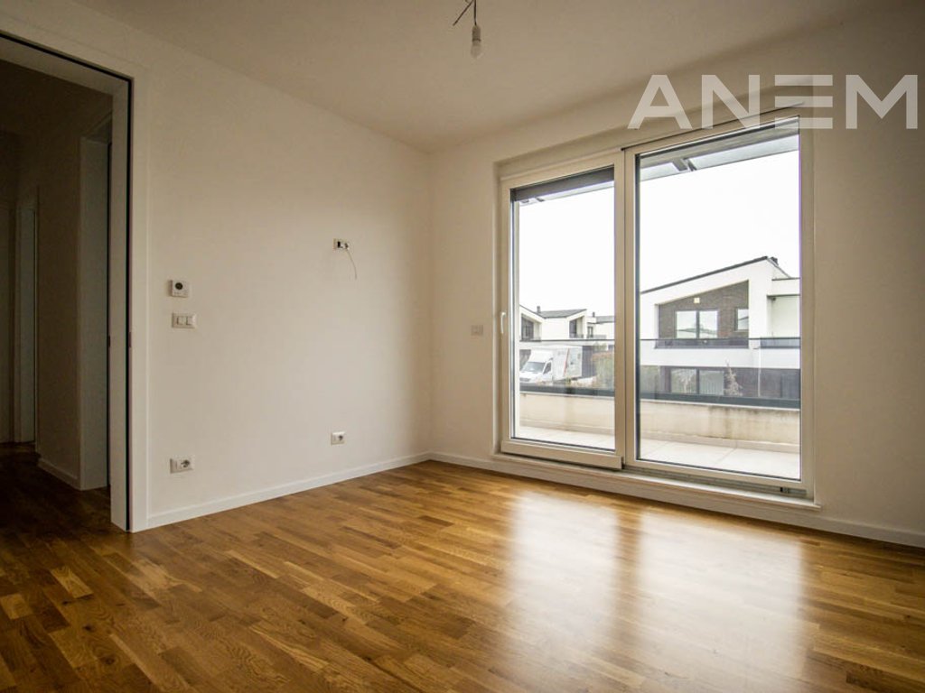 Shtëpi në shitje 243m² në Priam Village 4