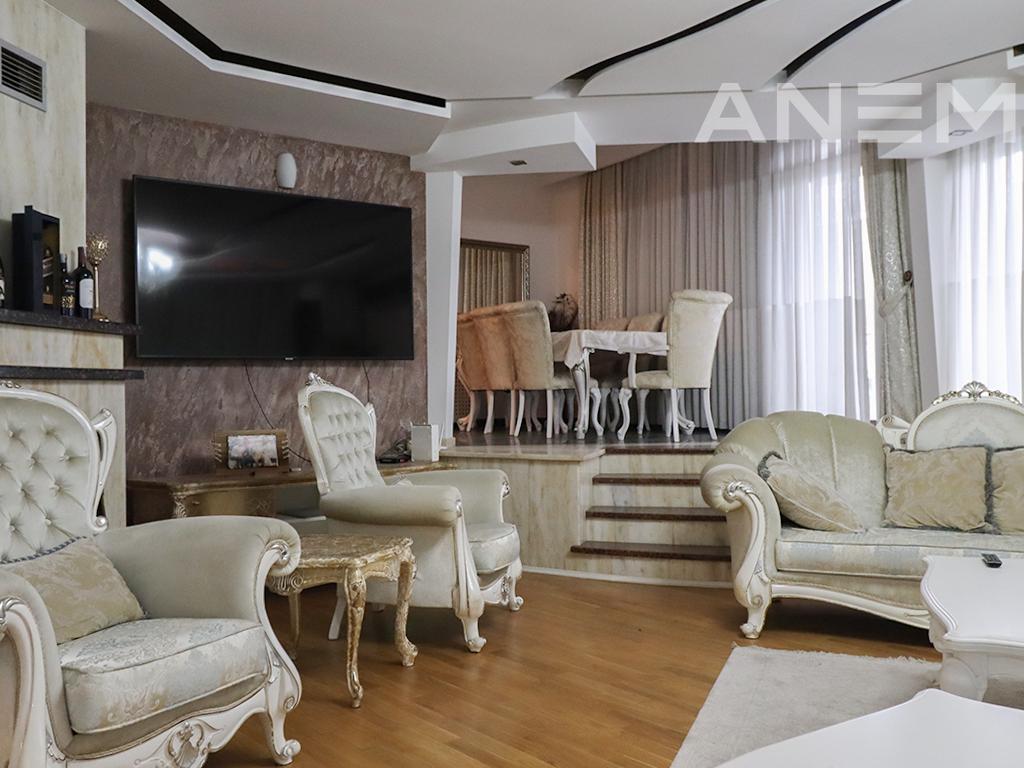 Shtëpi me qira 600m² në Veternik 2