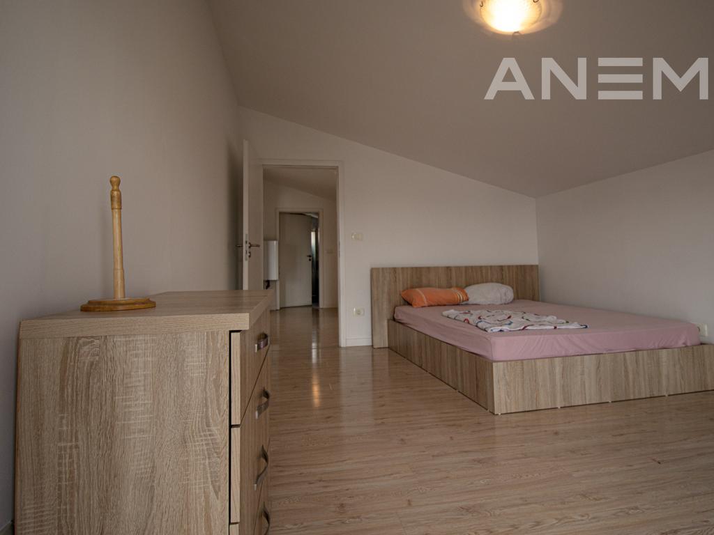 Kat shtëpie me qira 110m² në Arbëri 3
