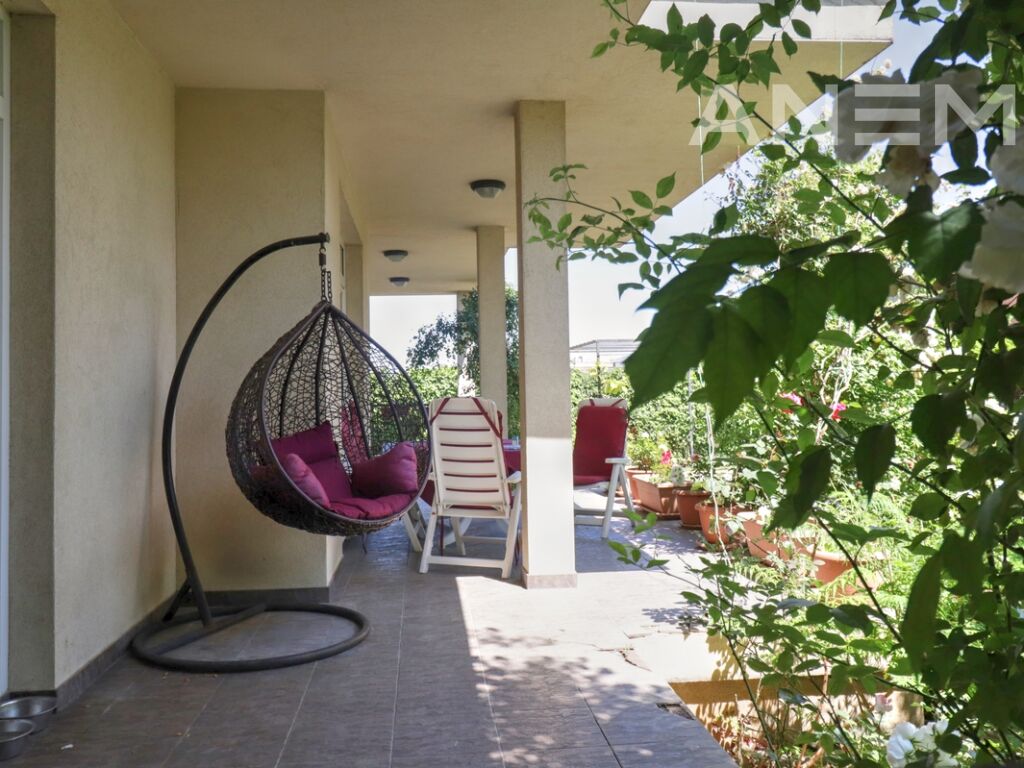 Shtëpi në shitje 750m2 në Veternik 4
