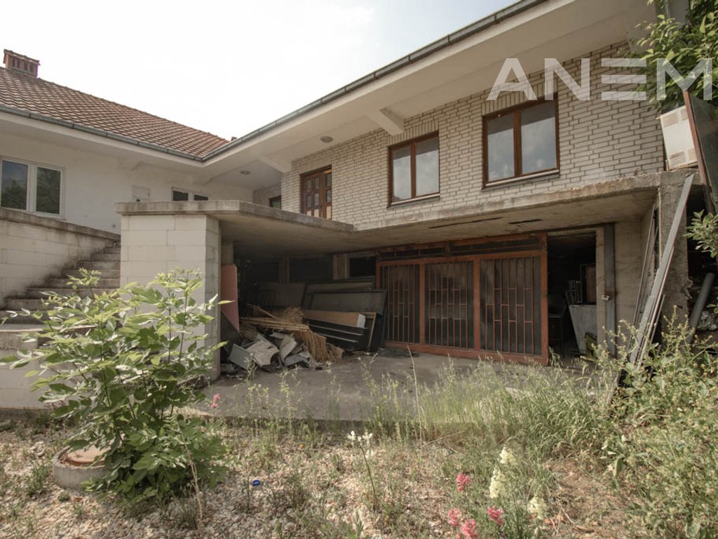 Shtëpi në shitje 230m² në Arbëri 2