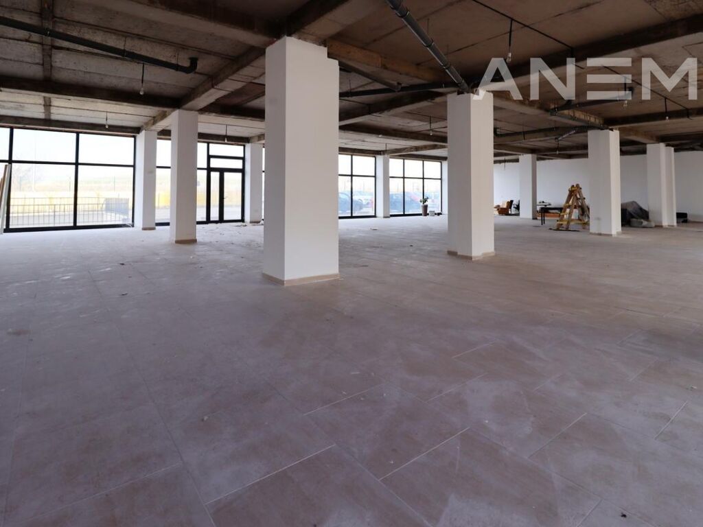 Lokal me qira 630m2 në Fushë Kosovë 4