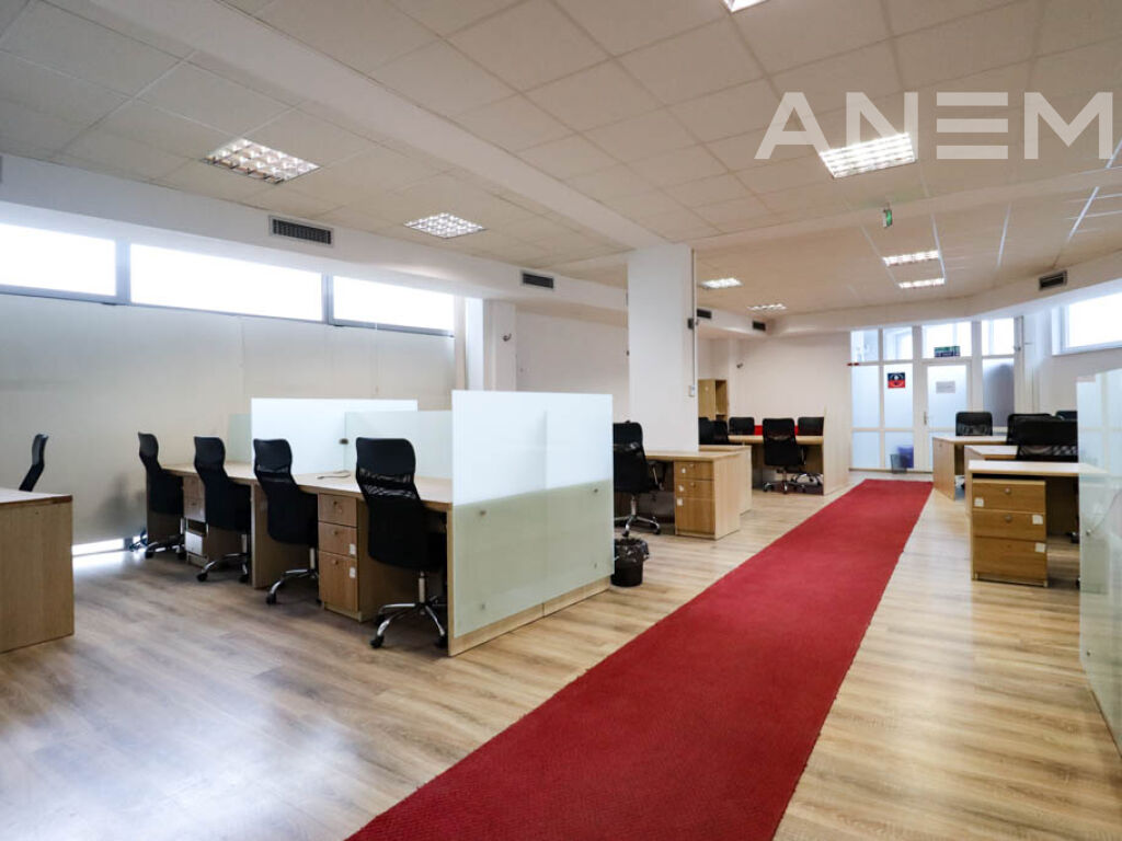 Objekt me qira 1000m² në lagjen Bregu i Diellit
