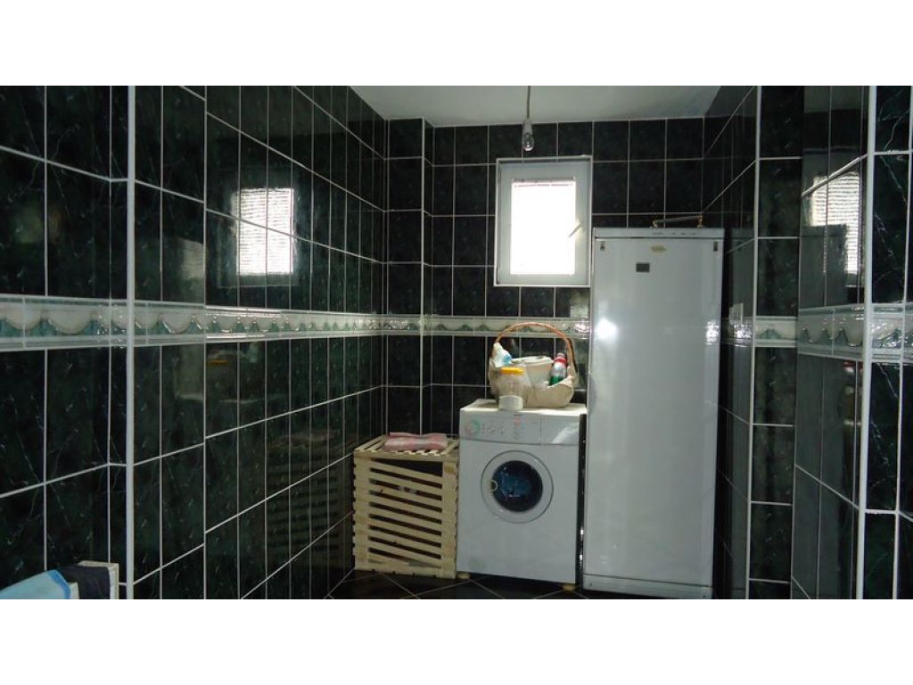 Shtëpi në shitje 1200m² në Kolovicë 4