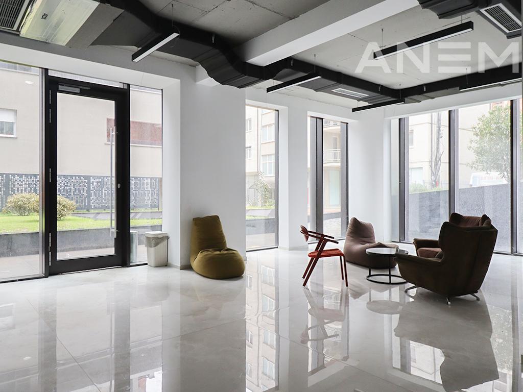 Zyre me qira 200m² në Mat 2