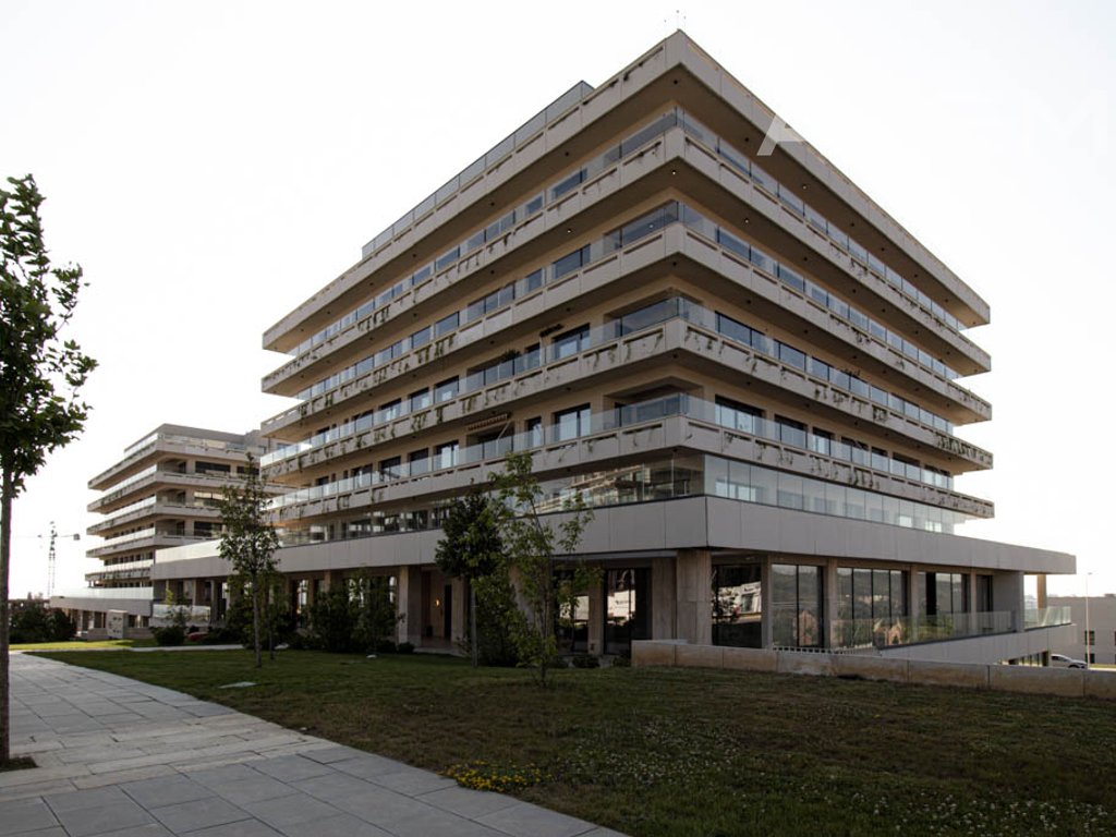 Banesë në shitje 190.57m² + 135.56m² tarracë në Marigona Hill