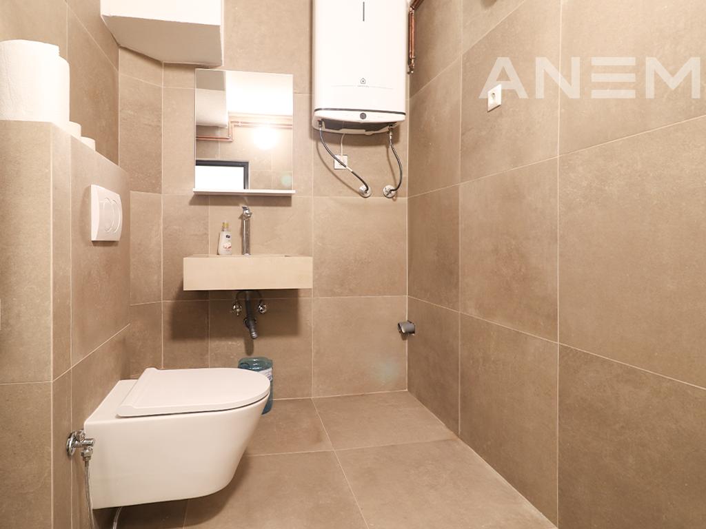 Lokal me qira me 1 hapësirë pune në Qendër 4
