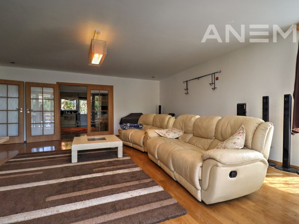 Shtëpi në shitje 360m² në Veternik 2
