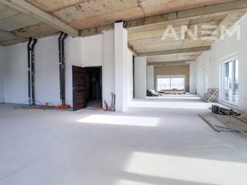 Lokal me qira 407.75m2 dhe terasë 200m2 në lagjen Mati 1 - Rruga C 2
