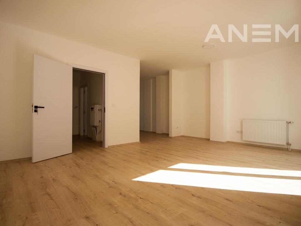 Zyre/duplex me qira me 4 hapësira pune në Arbëri 3