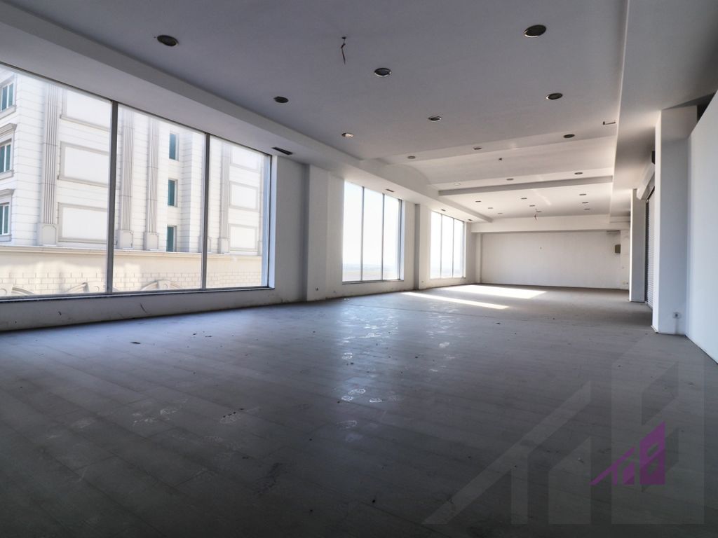 Lokal ne shitje 200m2 ne magjistralen Prishtine-Fushe Kosove 3