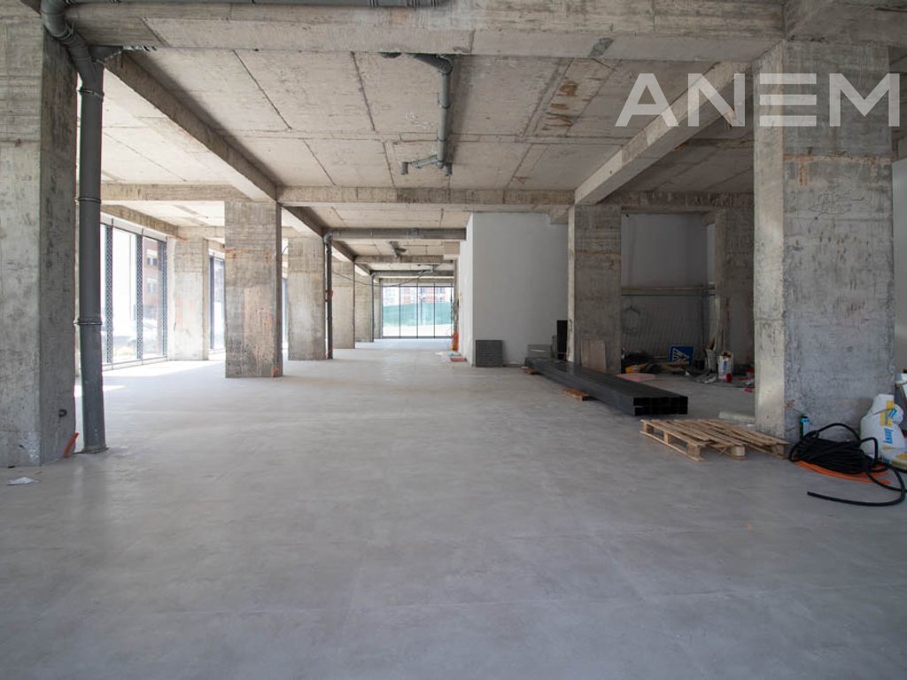 Lokal me qira 426m² në lagjen Arbëri 3