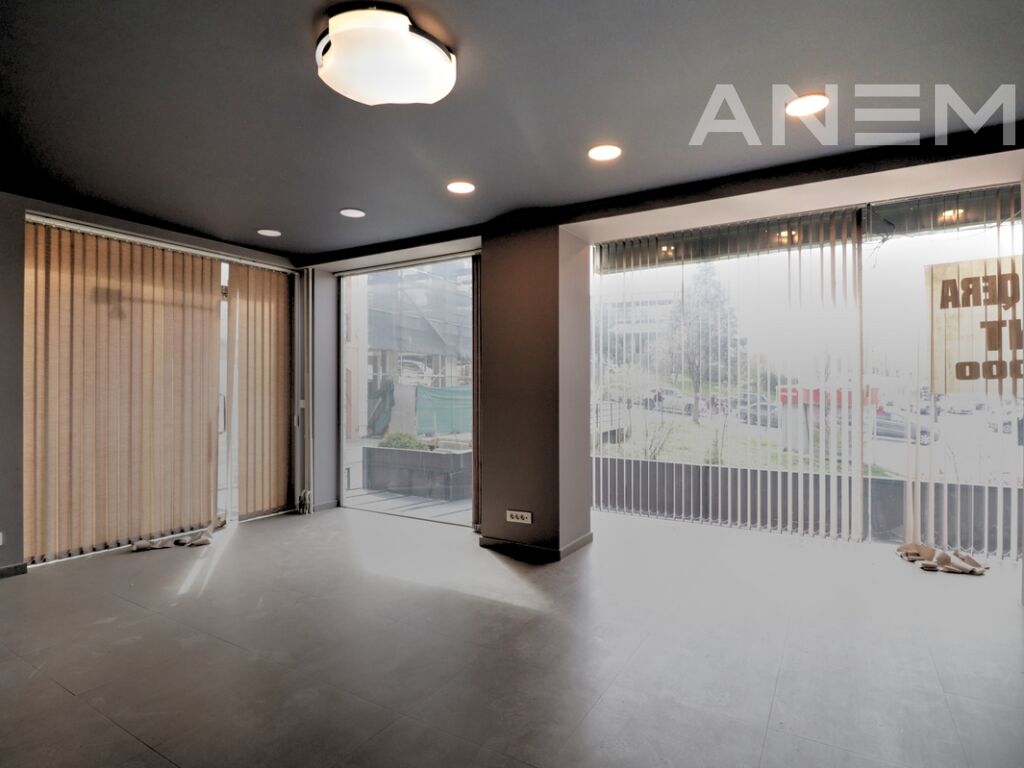 Lokal me qira 75m² në lagjen Aktash 4