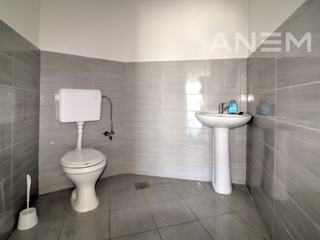 Objekt me qira 3200m2 ne Qender 2