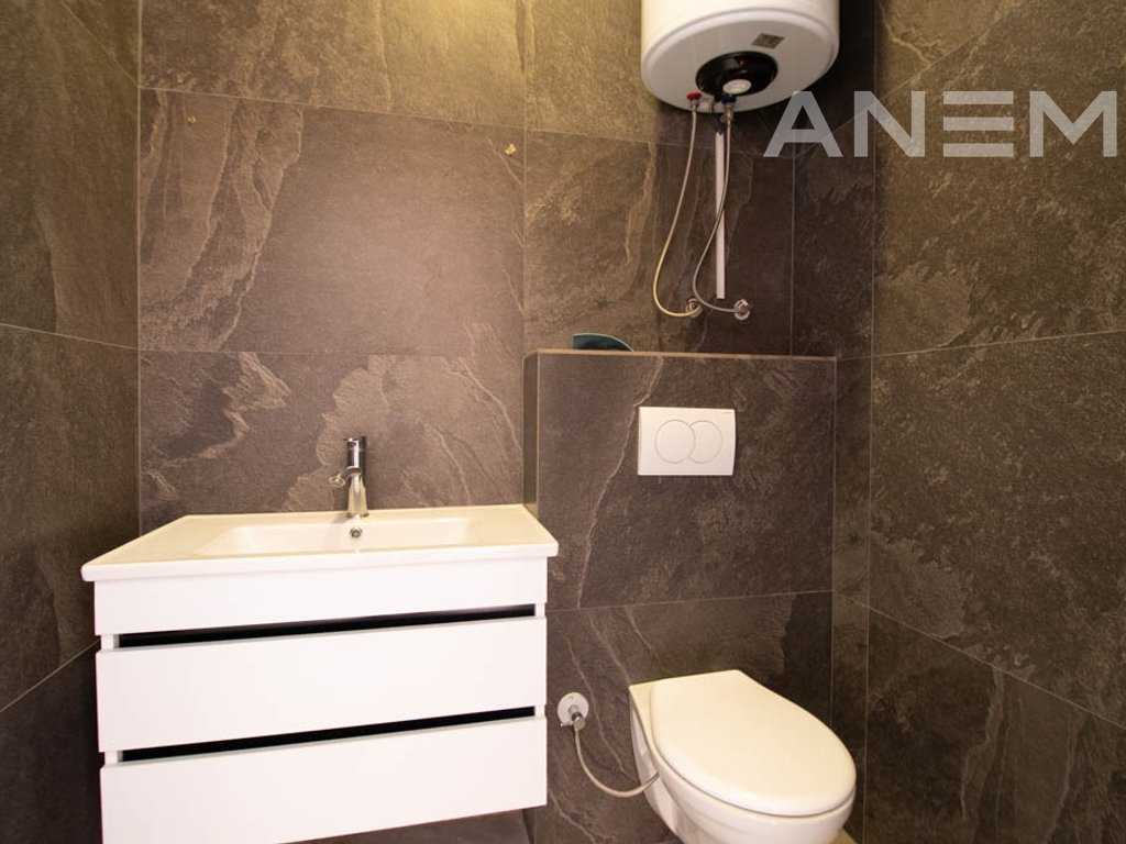 Lokal me qira me 94m² në Arbëri 4