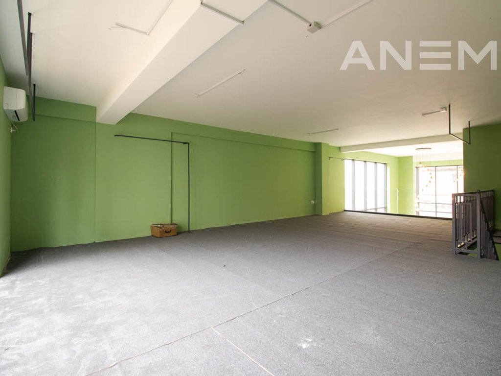 Lokal me qira 165m² në Mahallën e Muhaxherëve 3
