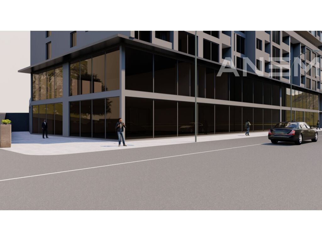 Lokal me qira 636m² + 300m² tarracë në Rrugën A