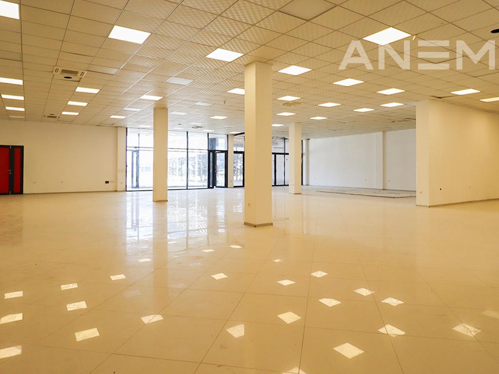 Objekt me qira 640m² në Magjistralen Lipjan-Prishtinë 4