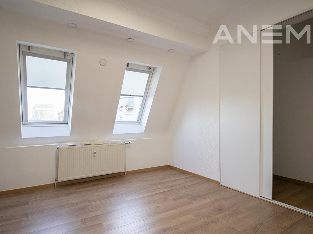 Zyre me qira me 5 hapësira pune në Qendër 3
