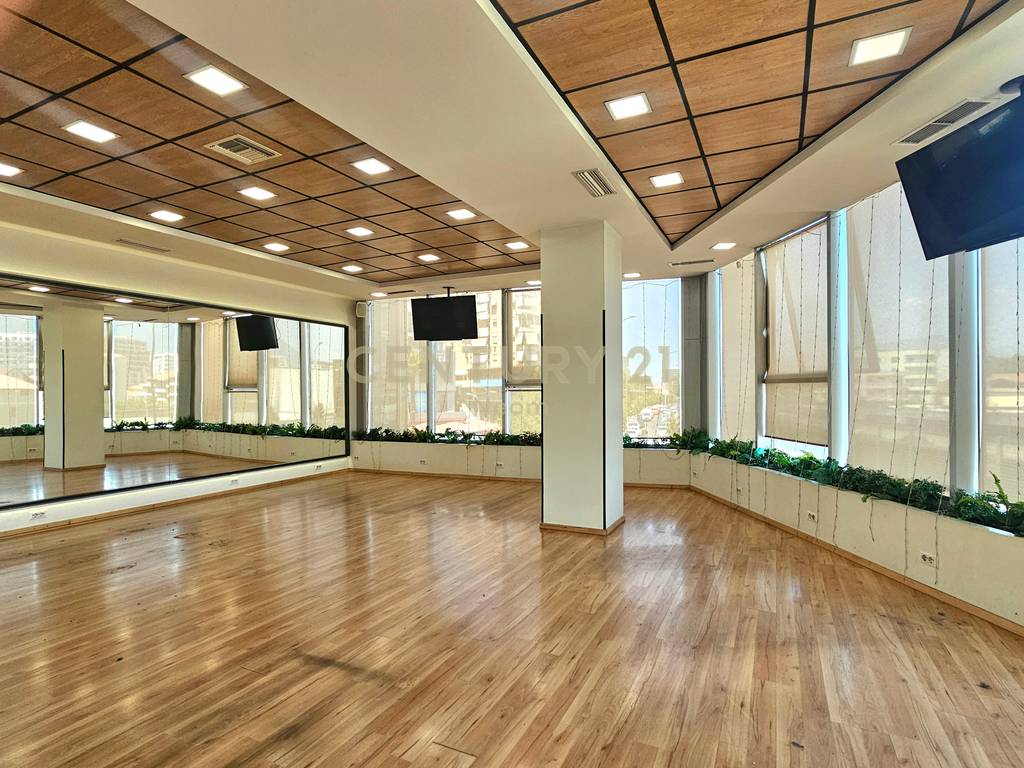 Commercial Space for Rent in Astir 4