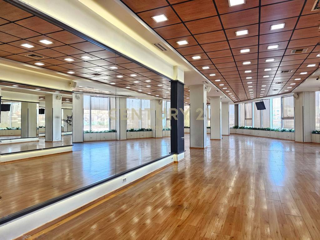 Commercial Space for Rent in Astir 3