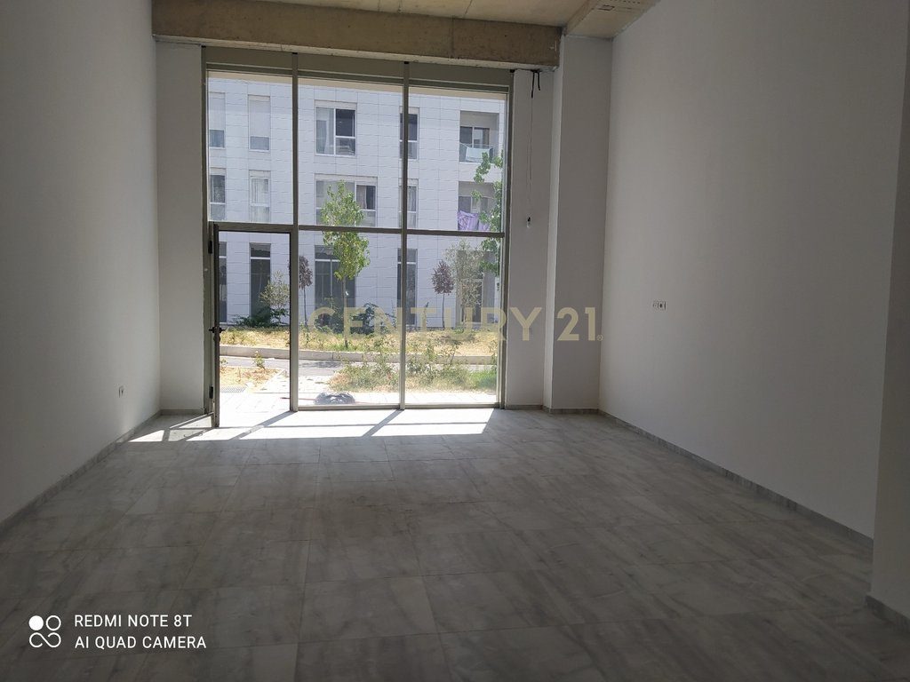Commercial Space for Rent on Siri Kodra Street - 450 Euro 2