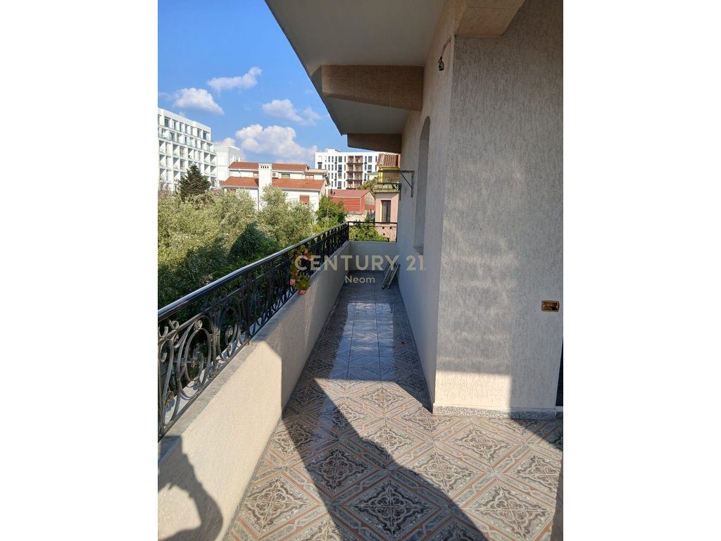 For Rent Apartment 3+1+Parking of a 2-story villa, at Sheshi Shqiponja - 70000 ALL 3