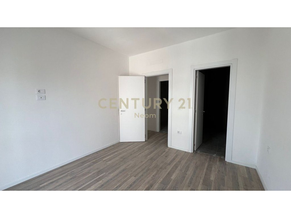 Apartment 2+1 for Sale – Tirana Entry 2 3