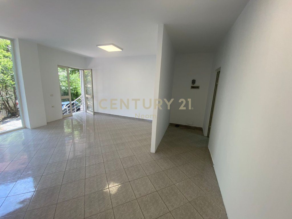Commercial Space for Rent - Near the Zoo 4