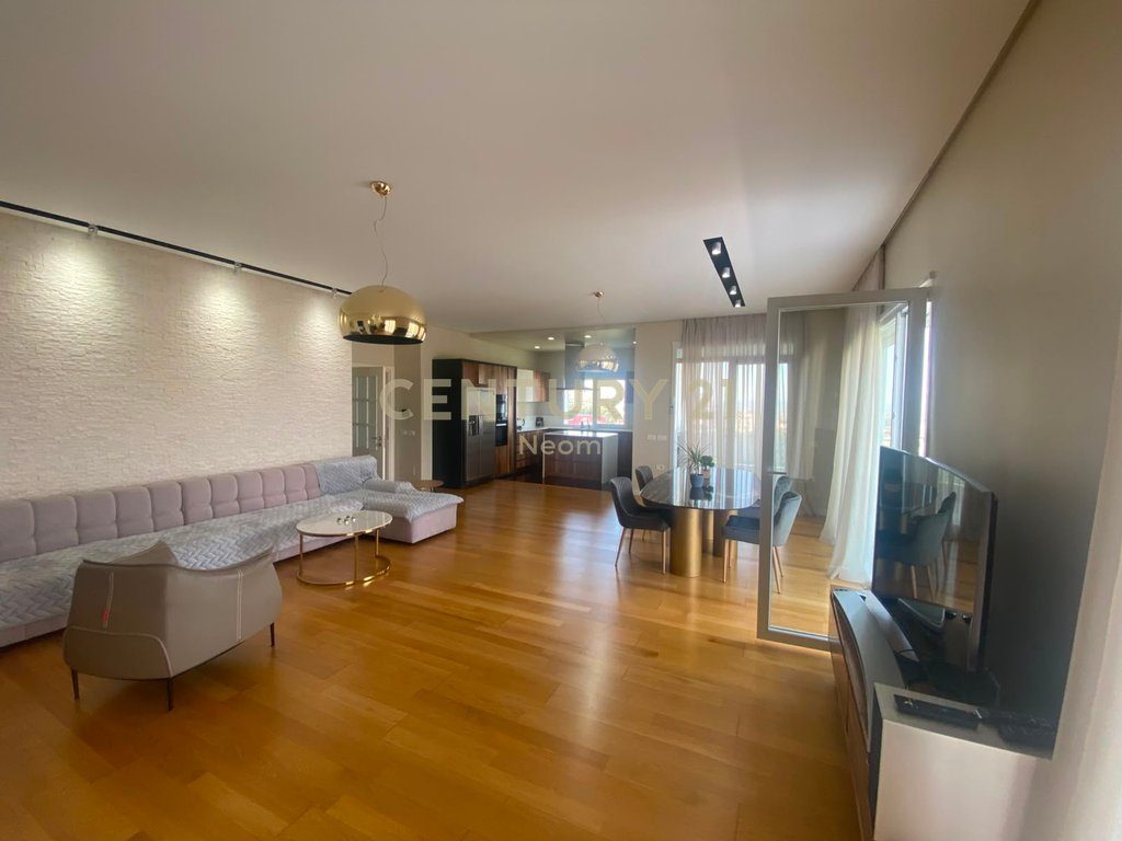 Apartment 2+1+2+Parking for rent near the Botanical Garden, Tirana 2