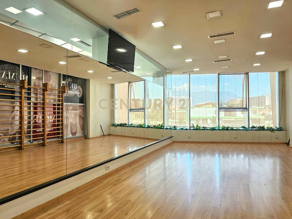 Commercial Space for Rent in Astir 2