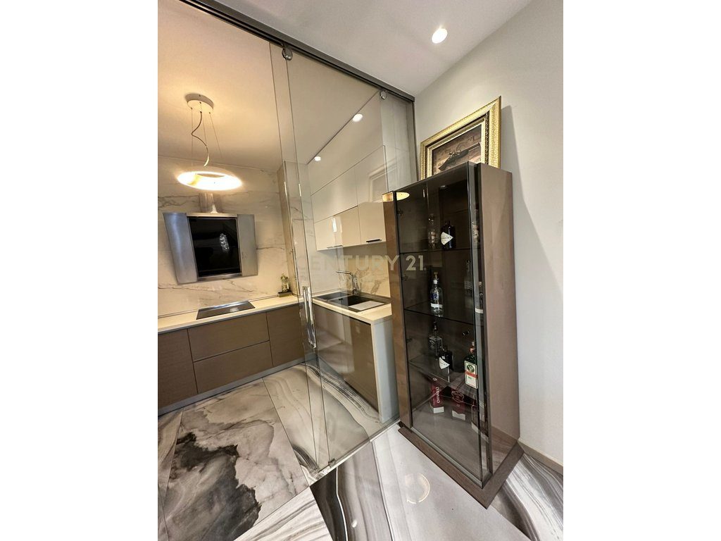 Luxury 1+1 apartment for rent at Ring Center – Tirana 4