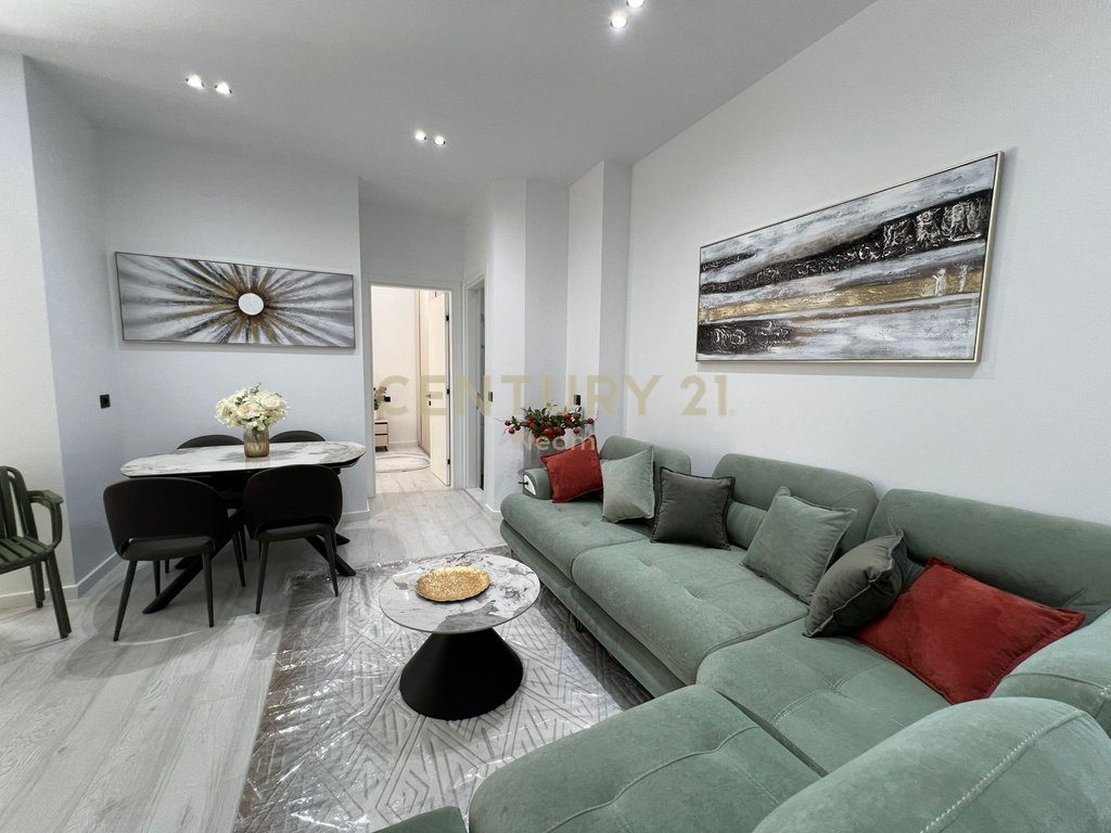 Apartment 2+1 for sale in Lungomare, Vlorë – a perfect opportunity for living or investment! 2