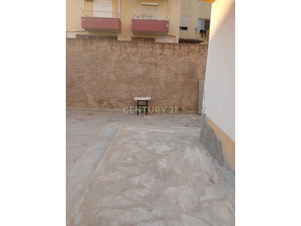Investment Environment + Parking Space for Sale | Xhamllik, Tirana 4